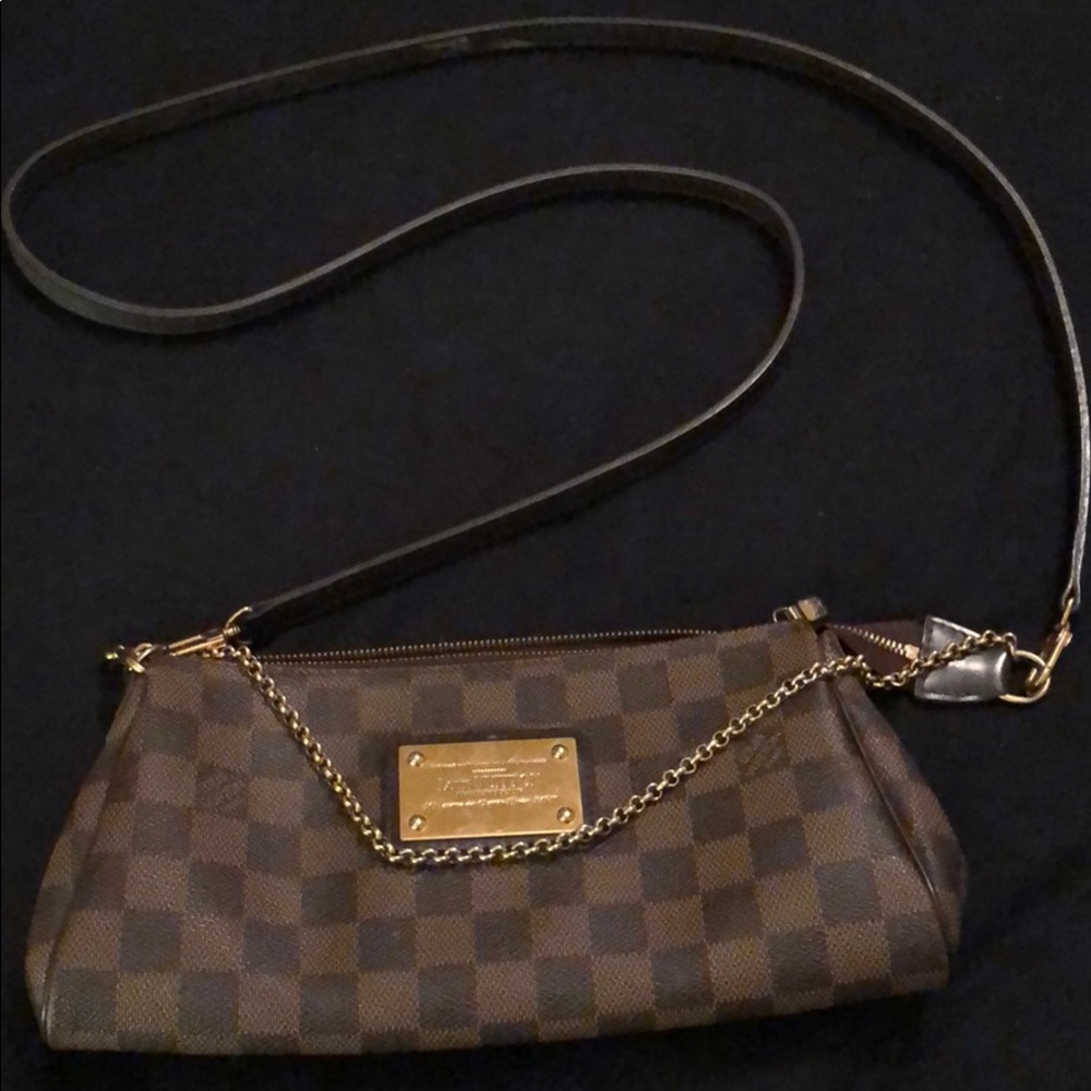100%  original LV Eva Clatch. Shoulder bag